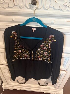 Reba Black Long-Sleeve Embroidered Peasant Tunic